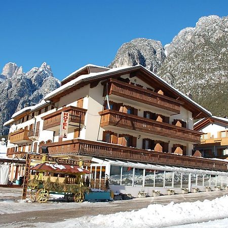 Albergo Ristorante Cacciatori Auronzo di Cadore Exteriör bild