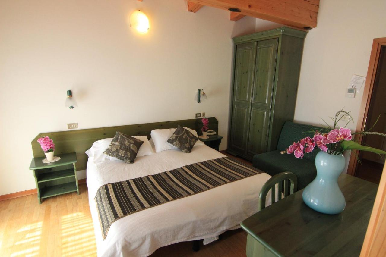 Albergo Ristorante Cacciatori Auronzo di Cadore Exteriör bild