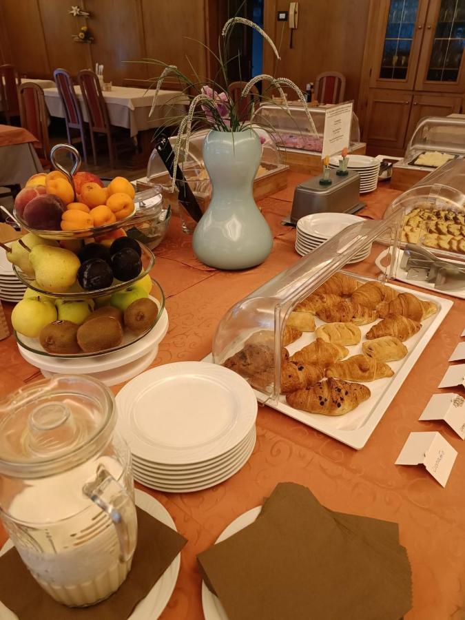 Albergo Ristorante Cacciatori Auronzo di Cadore Exteriör bild