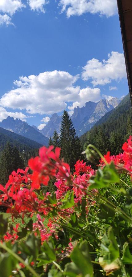 Albergo Ristorante Cacciatori Auronzo di Cadore Exteriör bild