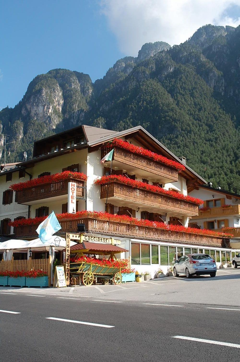 Albergo Ristorante Cacciatori Auronzo di Cadore Exteriör bild