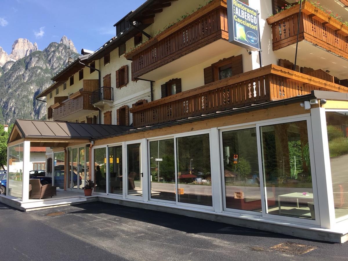 Albergo Ristorante Cacciatori Auronzo di Cadore Exteriör bild