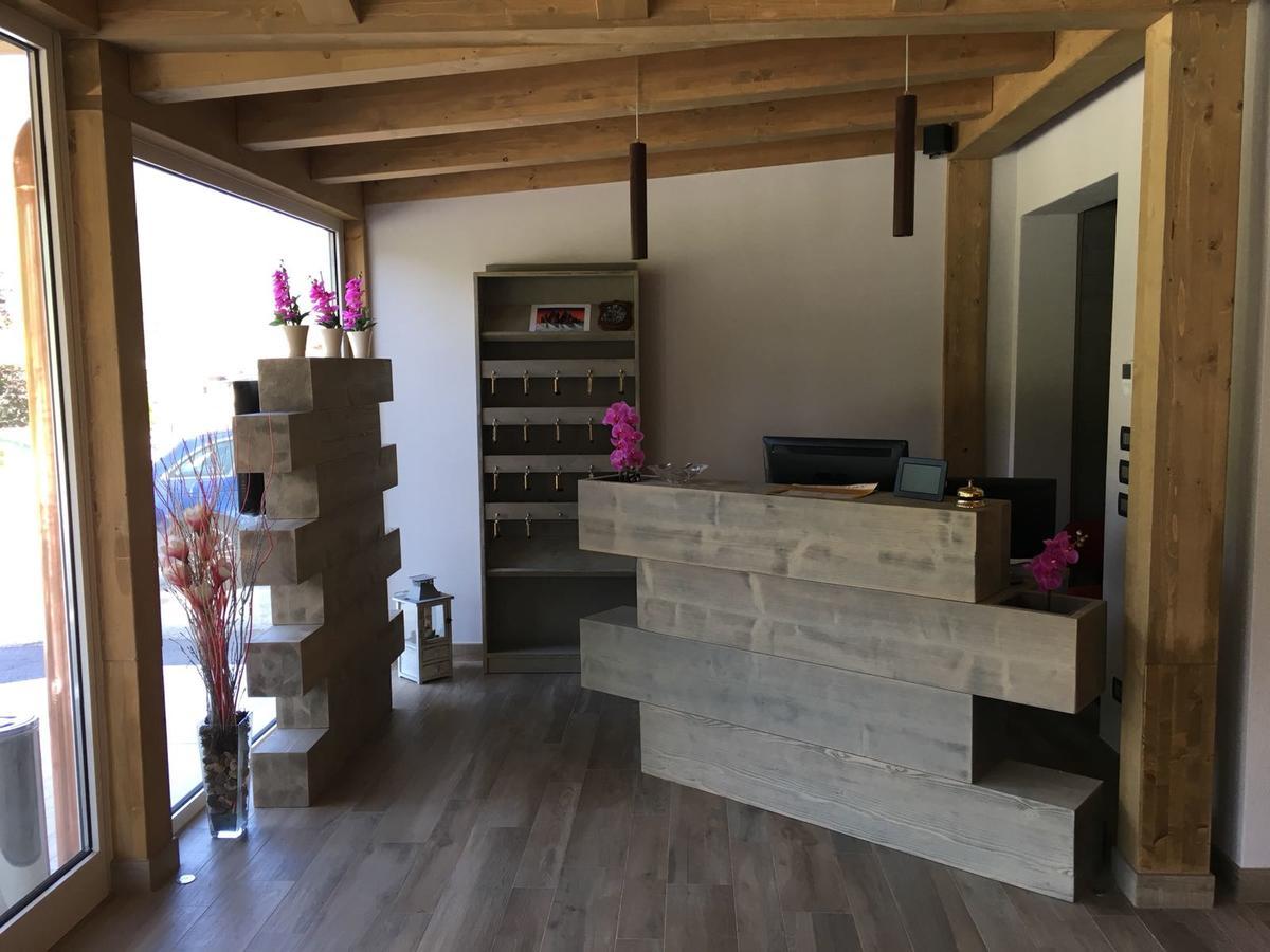 Albergo Ristorante Cacciatori Auronzo di Cadore Exteriör bild