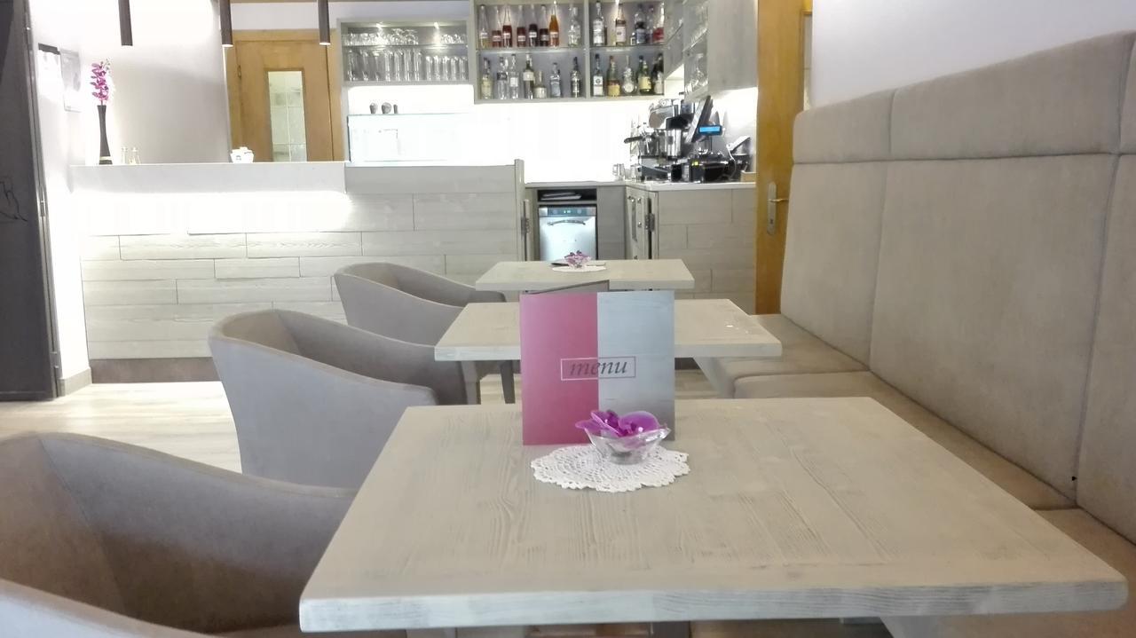 Albergo Ristorante Cacciatori Auronzo di Cadore Exteriör bild