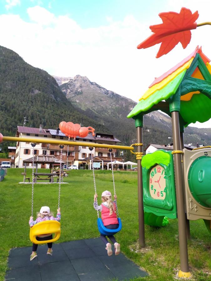 Albergo Ristorante Cacciatori Auronzo di Cadore Exteriör bild